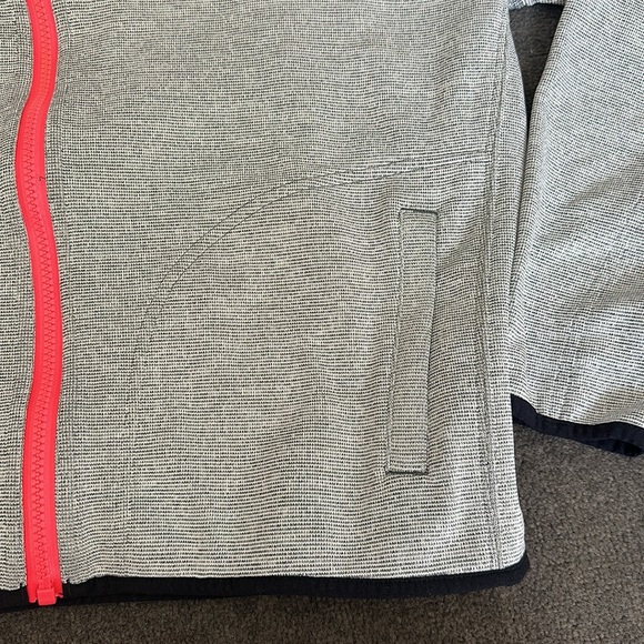 Under armour zip up sweatshirt - Picture 3 of 7
